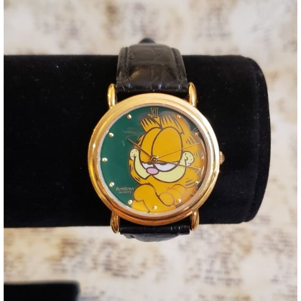 Vintage Armitron Garfield Watch - Gold Face and Black Band - New battery!
